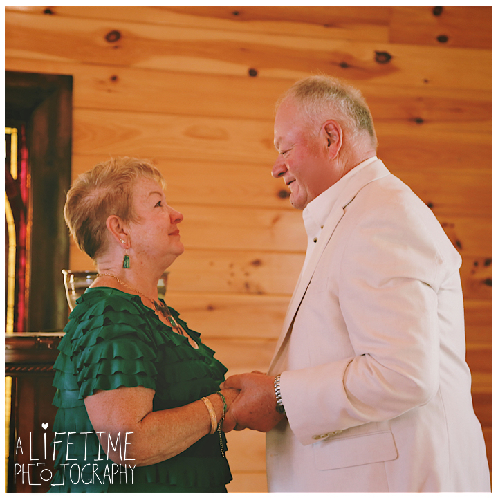 50th anniversary wedding photographer moose hollow lodge family reunion sevierville Pigeon Forge Knoxville Gatlinburg-7