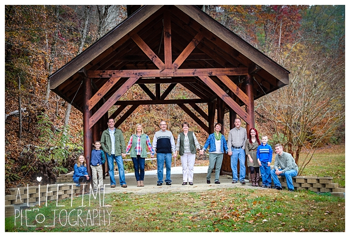 bear-creek-crossing-cabins-family-photographer-gatlinburg-pigeon-forge-knoxville-sevierville-dandridge-seymour-smoky-mountains-townsend-photos-session-professional_0071