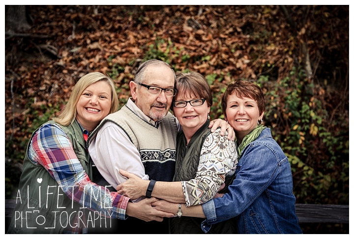 bear-creek-crossing-cabins-family-photographer-gatlinburg-pigeon-forge-knoxville-sevierville-dandridge-seymour-smoky-mountains-townsend-photos-session-professional_0075