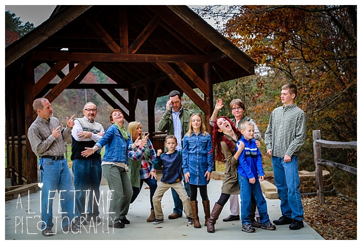 bear-creek-crossing-cabins-family-photographer-gatlinburg-pigeon-forge-knoxville-sevierville-dandridge-seymour-smoky-mountains-townsend-photos-session-professional_0077