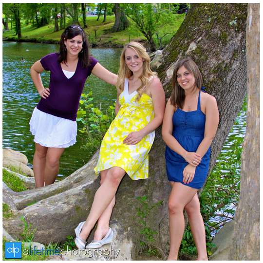 Best_Friends_Photography_Session_College_Sisters_Pictures_Photographer_Pigeon_Forge_Gatlinburg_TN_Pics