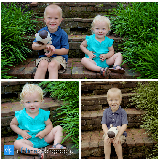 Birthday-boy-girl-kids-balloons-family-Photographer-Photography-photos-pictures-session-brother-sister-downtown-Jonesborough-Johnson-City-Kingsport-Bristol-Knoxville-Maryville-Seymour-Tri-Cities-TN-Pigeon-Forge-Gatlinburg-Sevierville-7
