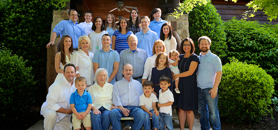Family Reunion | Cabins at the Crossing | Pigeon Forge, TN Photographer