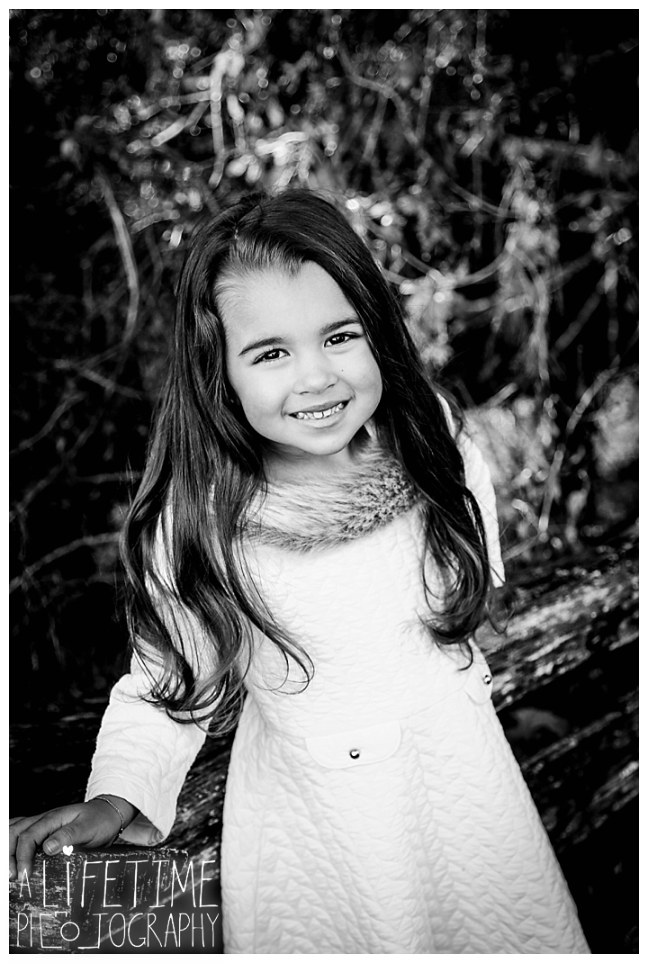 cades-cove-family-photographer-gatlinburg-pigeon-forge-knoxville-sevierville-dandridge-seymour-smoky-mountains-townsend-photos-session-professional-maryville_0129