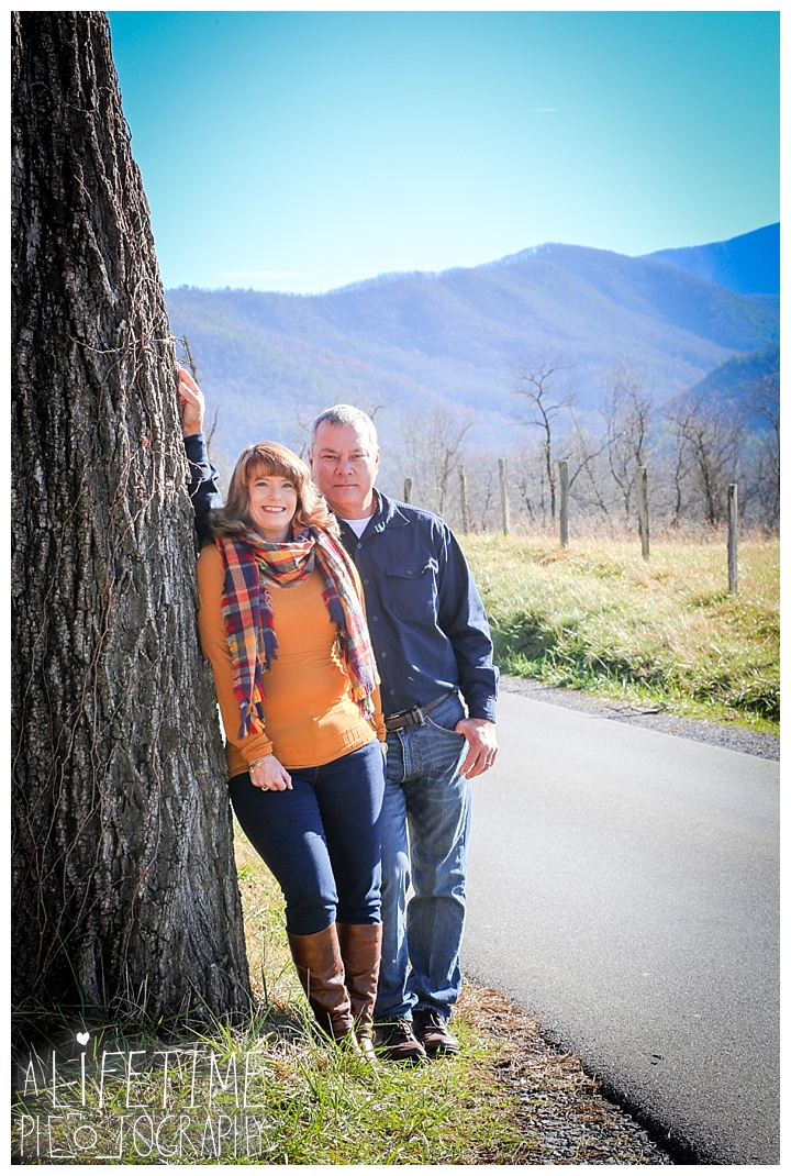 cades-cove-family-photographer-gatlinburg-pigeon-forge-knoxville-sevierville-dandridge-seymour-smoky-mountains-townsend-photos-session-professional-maryville_0133