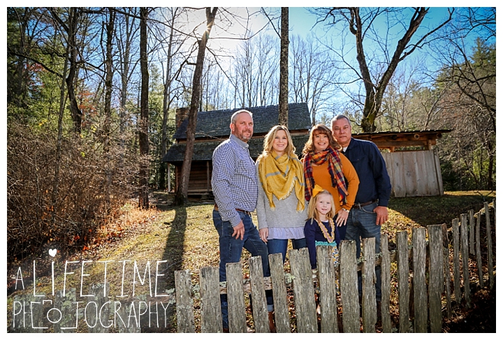 cades-cove-family-photographer-gatlinburg-pigeon-forge-knoxville-sevierville-dandridge-seymour-smoky-mountains-townsend-photos-session-professional-maryville_0138