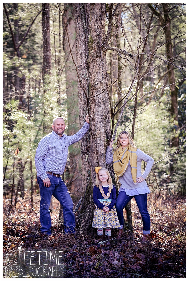 cades-cove-family-photographer-gatlinburg-pigeon-forge-knoxville-sevierville-dandridge-seymour-smoky-mountains-townsend-photos-session-professional-maryville_0142