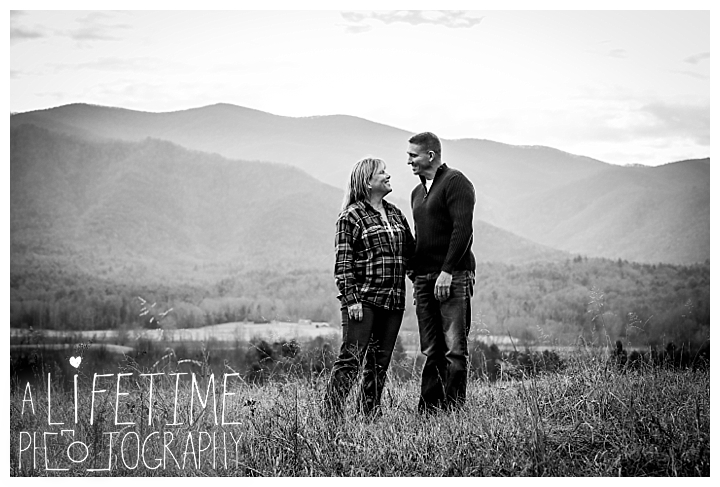 cades-cove-family-photographer-proposal-engagement-gatlinburg-pigeon-forge-knoxville-sevierville-dandridge-seymour-smoky-mountains-townsend-photos-session-professional-maryville_0152