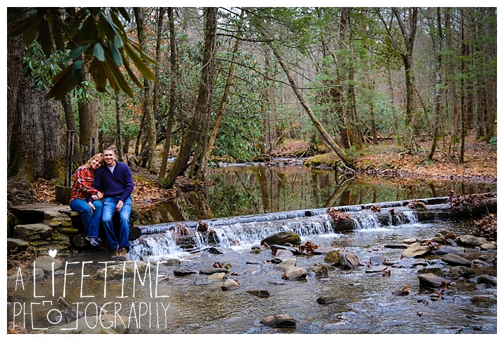 cades-cove-family-photographer-proposal-engagement-gatlinburg-pigeon-forge-knoxville-sevierville-dandridge-seymour-smoky-mountains-townsend-photos-session-professional-maryville_0155