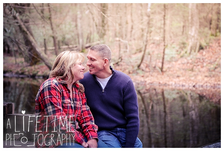 cades-cove-family-photographer-proposal-engagement-gatlinburg-pigeon-forge-knoxville-sevierville-dandridge-seymour-smoky-mountains-townsend-photos-session-professional-maryville_0156