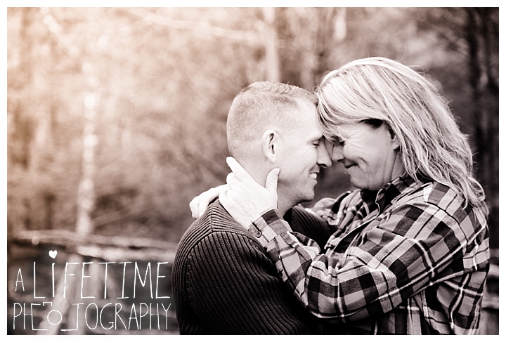 cades-cove-family-photographer-proposal-engagement-gatlinburg-pigeon-forge-knoxville-sevierville-dandridge-seymour-smoky-mountains-townsend-photos-session-professional-maryville_0162