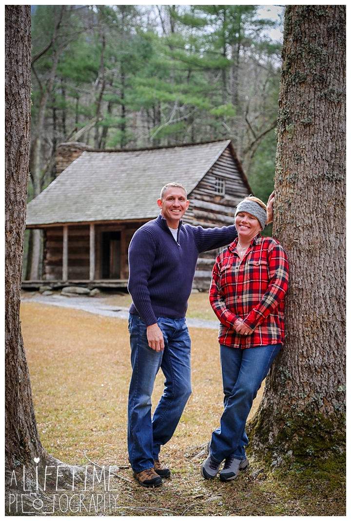 cades-cove-family-photographer-proposal-engagement-gatlinburg-pigeon-forge-knoxville-sevierville-dandridge-seymour-smoky-mountains-townsend-photos-session-professional-maryville_0164