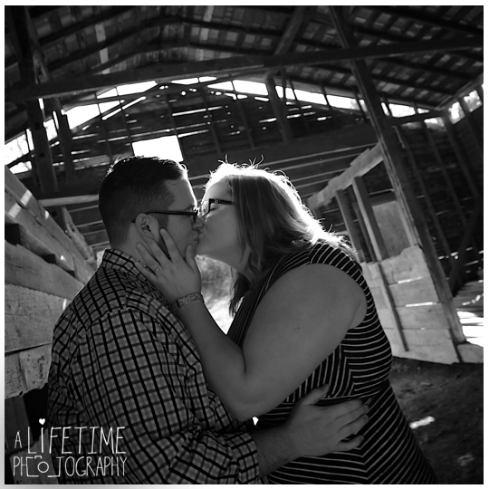 Cades-Cove-Marriage-Proposal-Gatlinburg-TN-Secret-Photographer-Pigeon-Forge-Smoky-Mountains-wedding-photo-shoot-session-10