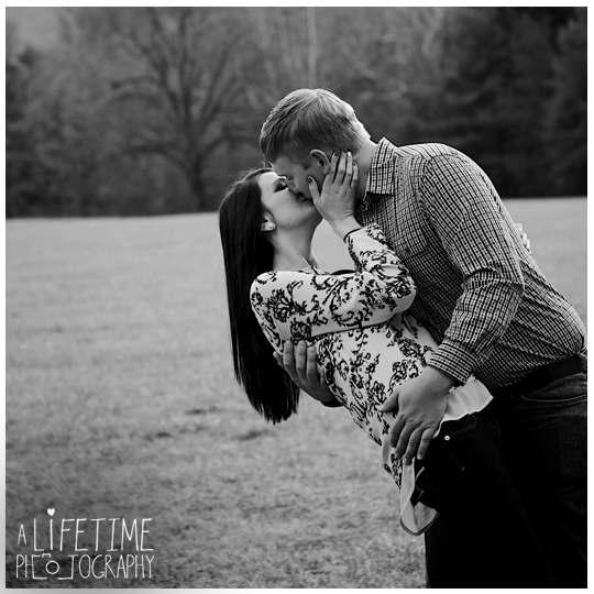 Cades-Cove-Marriage-Wedding-Proposal-Photographer-couple-Townsend-Pigeon-Forge-Gatlinburg-Smoky-Mountains-engagement-10