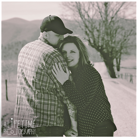 Cades-Cove-Marriage-proposal-Photographer-Gatlinburg-Pigeon-Forge-Knoxville-TN-Smoky-Mountains-River-10