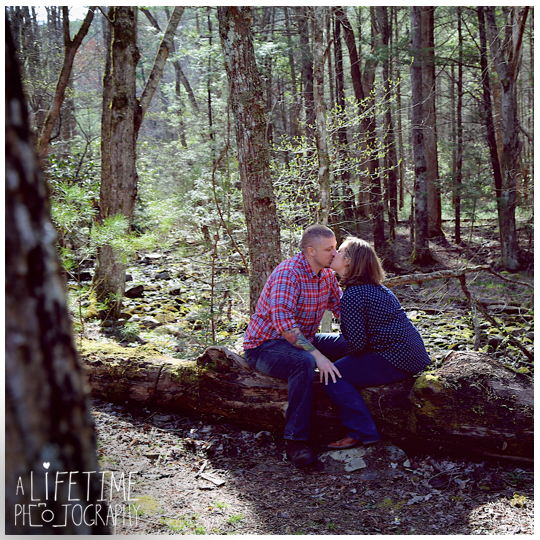 Cades-Cove-Marriage-proposal-Photographer-Gatlinburg-Pigeon-Forge-Knoxville-TN-Smoky-Mountains-River-18