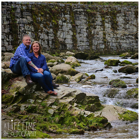 Cades-Cove-Marriage-proposal-Photographer-Gatlinburg-Pigeon-Forge-Knoxville-TN-Smoky-Mountains-River-7