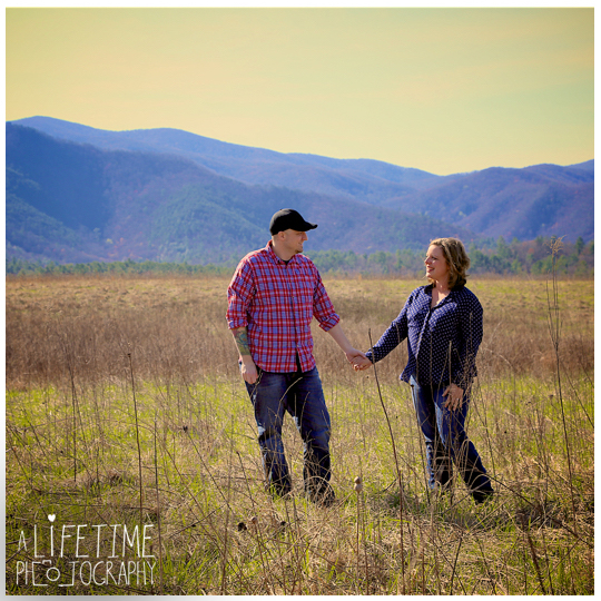 Cades-Cove-Marriage-proposal-Photographer-Gatlinburg-Pigeon-Forge-Knoxville-TN-Smoky-Mountains-River-8