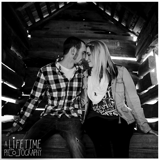 Cades-Cove-engagement-proposal-family-photographer-photos-shoot-session-Pigeon-Forge-Knoxville-Gatlinburg-Smoky-Mountains-10