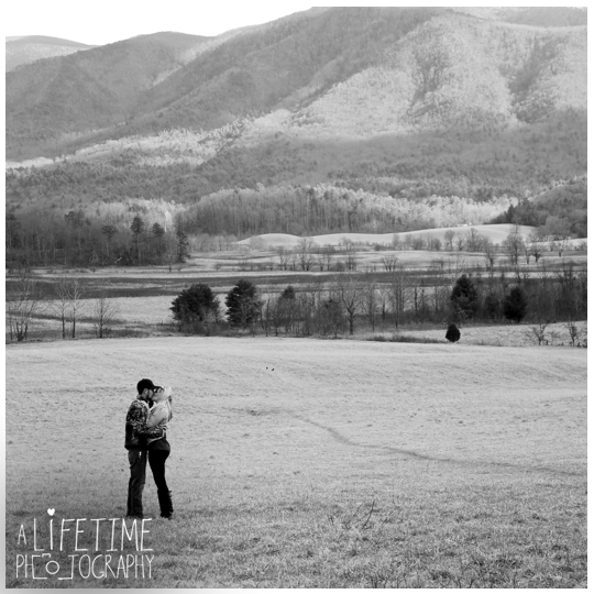 Cades-Cove-engagement-proposal-family-photographer-photos-shoot-session-Pigeon-Forge-Knoxville-Gatlinburg-Smoky-Mountains-4