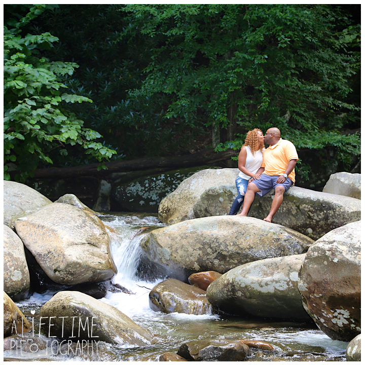 Chimney-Tops-Picnic-Area-Family-Photographer-Greenbriar-Smoky-Mountains-National-Park-Gatlinburg-Pigeon-Forge-Knoxville-7
