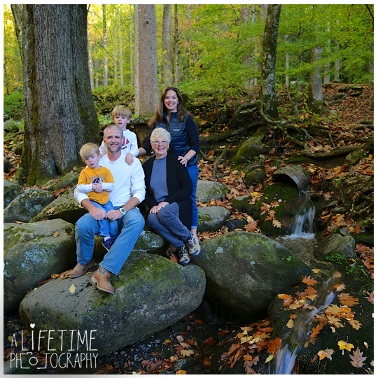 Chimney-Tops-picnic-Area-Gatlinburg-TN-Family-Photographer-Pigeon-Forge-Smoky-Mountains-2-a