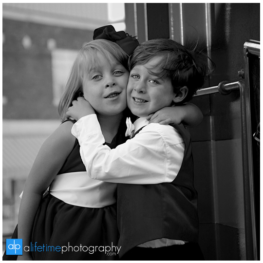 Crossville-TN-wedding-Train-Depot-Downtown-Knoxville-Bride-Bridal-party-reception-photographer-photography-7