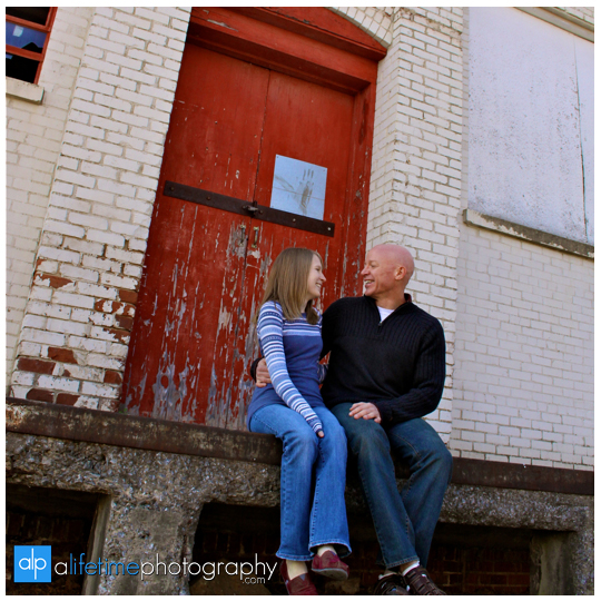 Downtown-Bristol-Engagement-Photographer-Train-Station-Dating-couple-photography-Kingsport-Bristol-Johnson_City_Tri_Cities