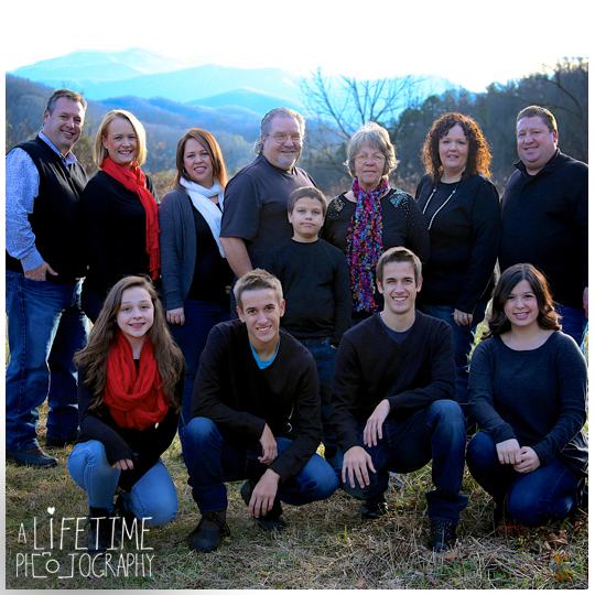 Emerts-Cove-Large-Family-Photographer-Pittman-Center-Gatlinburg-Pigeon-Forge-Sevierville-Smoky-Mountains-Christmas-photos-13