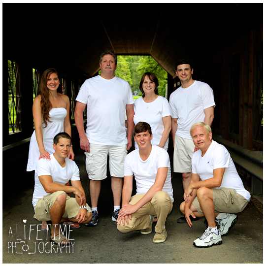Engagement-Photographer-Couples-Family-Pictures-in-the-Smoky-Mountains-Gatlinburg-Pigeon-Forge-Knoxville-Sevierville-Seymour-Dandridge-11
