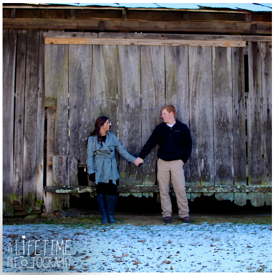 Engagement-Session-Photographer-at-Emerts-Cove-Covered-Bridge-Gatlinburg-Pigeon-Forge-Sevierville-Pittman-Center-Couple-Winter-photography-7