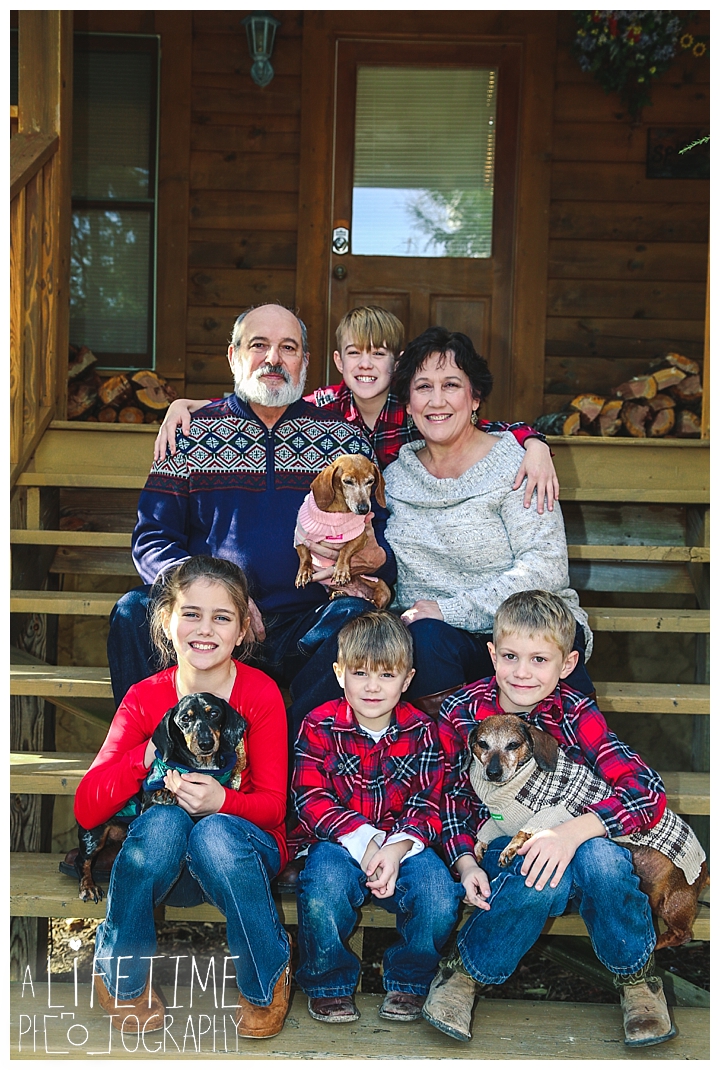 Family Cabin Photographer Gatlinburg-Pigeon-Forge-Knoxville-Sevierville-Dandridge-Seymour-Smoky-Mountains-Townsend-Photos-Greenbriar Session-Professional-Maryville_0253