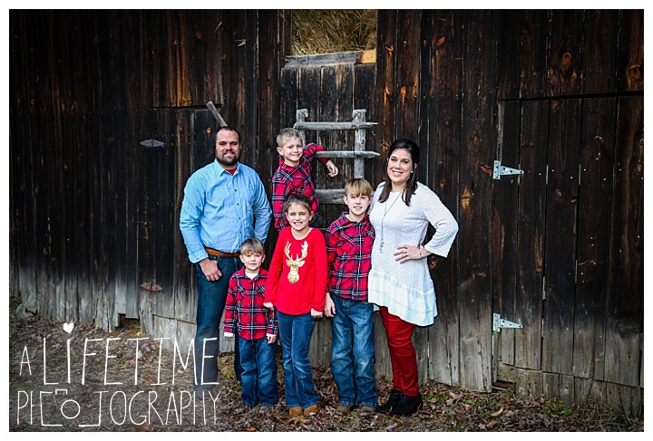 Family Cabin Photographer Gatlinburg-Pigeon-Forge-Knoxville-Sevierville-Dandridge-Seymour-Smoky-Mountains-Townsend-Photos-Greenbriar Session-Professional-Maryville_0262