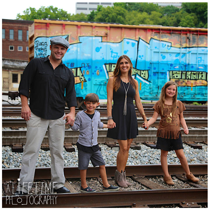 Family-Knoxville-Photographer-Southern-Railway-Staton-Downtown-Train-Kids-station-13