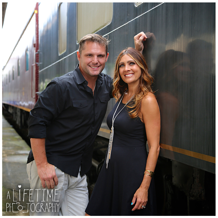 Family-Knoxville-Photographer-Southern-Railway-Staton-Downtown-Train-Kids-station-2