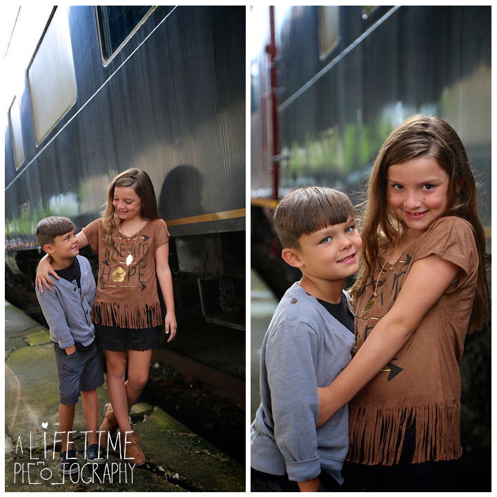Family-Knoxville-Photographer-Southern-Railway-Staton-Downtown-Train-Kids-station-5