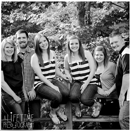 Family-Photographer-at vacation-Cabin-in Smoky-Mountains-Gatlinburg-Pigeon-Forge-TN-Sevierville-Seymour-Knoxville-12