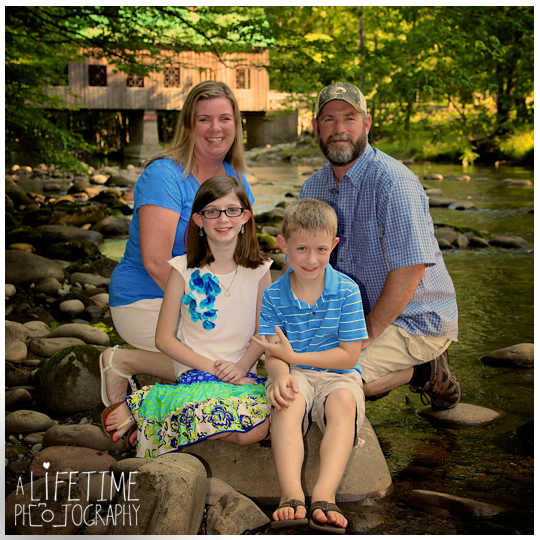 Family-Photographer-in-Gatlinburg-Pigeon-Forge-Sevierville-TN-Emerts-Cove-Covered-Bridge-Vacation-Photos-Smoky-Mountains-7