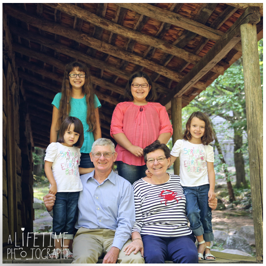 Family-Photographer-in-the-Great-Smokies-National-Park-Gatlinburg-Knoxville-TN-Pigeon-Forge-Townsend-Seymour-Wears-Valley-7