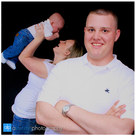 Family-Photographer-studio-indoor-Photographers-in-tri_Cities-Babies-newborn-kids-photography-Piney-Flats-Bristol-Bluff-City-Kingsport-Johnson-City-Knoxville-Pigeon-Forge-Gatlinburg-Sevierville-Chattanooga-Asheville-NC_4