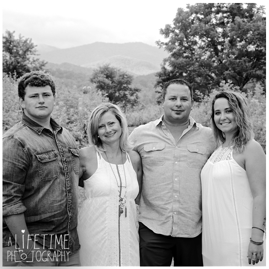 Family-Reunion-Photographer-Pigeon-Forge-Gatlinburg-Sevierville-Smoky-Mountains-TN-East-Knoxville-Johnson-City-Kingsport-Chattanooga-3
