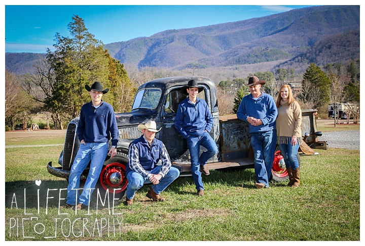 Family The Sinks Photographer Gatlinburg-Pigeon-Forge-Knoxville-Sevierville-Dandridge-Seymour-Smoky-Mountains-Townsend-Photos-Greenbriar Session-Professional-Maryville_0284