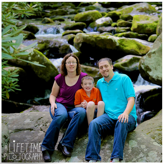 Family-Vacation-Photos-in-Gatlinburg-Pigeon-Forge-Smoky-Mountains-National-Park-Sevierville-TN-Knoxville-Photographer-Family-Photos-Session-photo-shoot-kids-photography-4