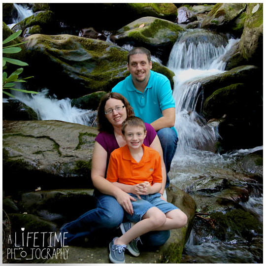 Family-Vacation-Photos-in-Gatlinburg-Pigeon-Forge-Smoky-Mountains-National-Park-Sevierville-TN-Knoxville-Photographer-Family-Photos-Session-photo-shoot-kids-photography-6a