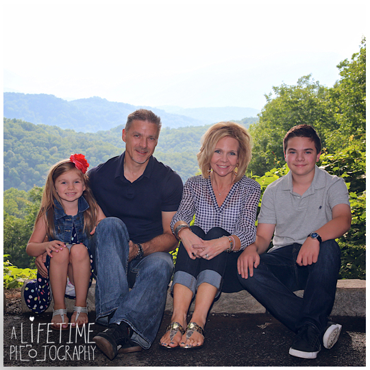 Family-photographer-in-gatlinburg-Pigeon-Forge-Sevierville-Knoxville-Smoky-Mountain-roaring-Fork-Motor-Nature-Trail-1