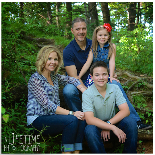Family-photographer-in-gatlinburg-Pigeon-Forge-Sevierville-Knoxville-Smoky-Mountain-roaring-Fork-Motor-Nature-Trail-3
