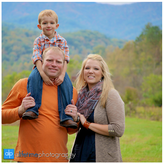 Family-pictures-in Gatlinburg-Emerts-Cove-Pittman-Center-Greenbrier-Smoky-Mountains-Pigeon-Forge-Photographer-kids-families-5