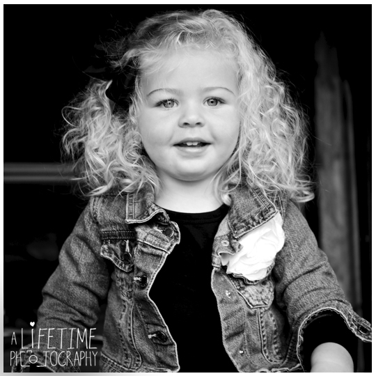 Gatlinburg-Family-Photographer-Pigeon-Forge-TN-Photography-Kids-grandparents-Smoky-Mountains-Sevierville-Knoxville-Emerts-Cove-4