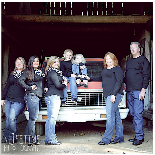 Gatlinburg-Family-Photographer-Pigeon-Forge-TN-Photography-Kids-grandparents-Smoky-Mountains-Sevierville-Knoxville-Emerts-Cove-6