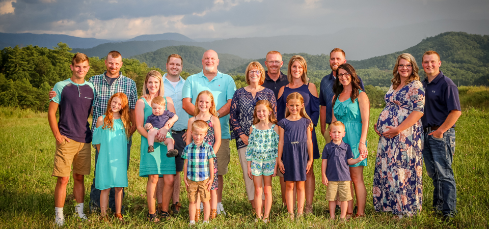 Family Reunion in the Smoky Mountains | Pigeon Forge TN Photographer